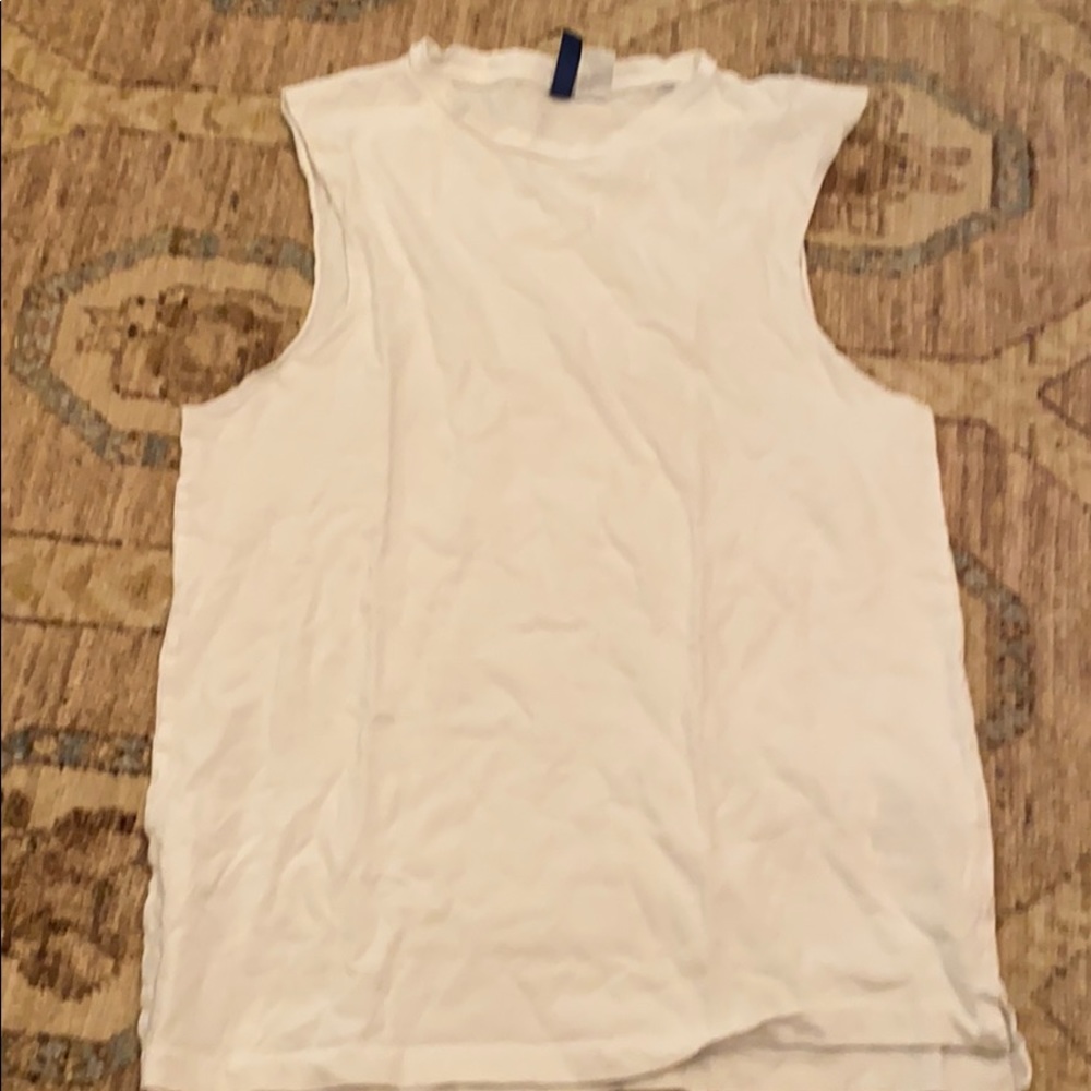 White sleeveless shirt